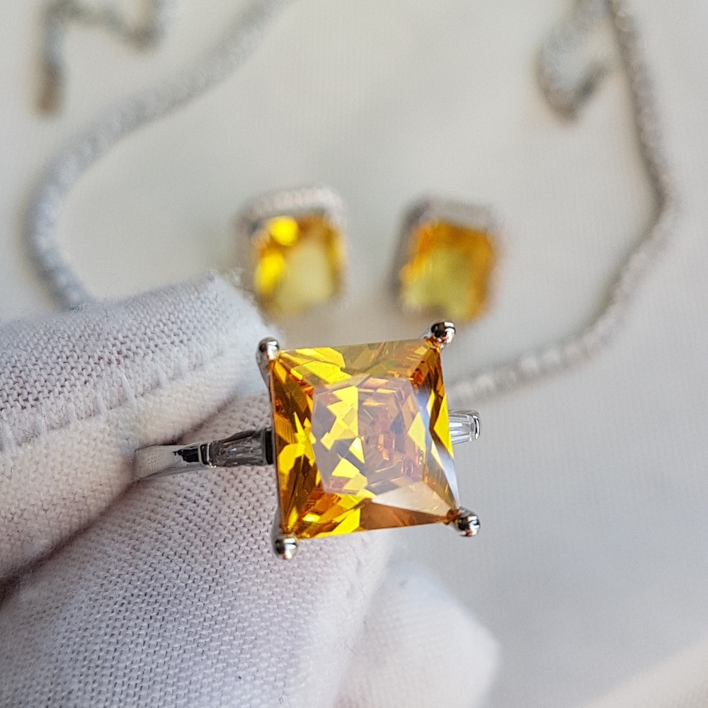 Swarovski Elements 925 Sterling Silver Yellow Citrine Square Brilliant Ring NEW